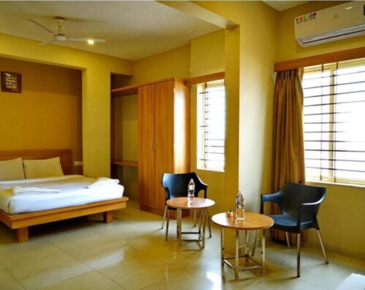 Samasth Rooms And Suits Mysore Eksteriør billede